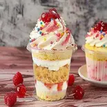 いちごパフェ Strawberry Parfait（金星 ヴィーナス ビューティアサイーフルーツボウル Venus beauty Acai fruit-bowl 北千住店）
