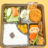 メンチカツ弁当（ベーカリーカフェ ブルーエルフ）