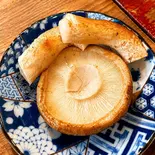 炉端焼き 神山しいたけ（炭焼酒場 炉ジ裏）