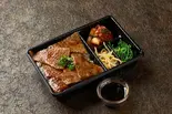 和牛上カルビ弁当(キムチ・ナムル付き)（和牛-焼肉うえ田）