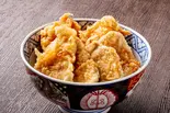 合盛り天丼(鶏2個豚4枚)（鶏天豚天 通天道 津田沼店）