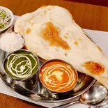 2カレーセット/2 Curry Set（ダンニャバドインドネパールレストラン）