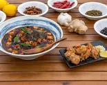 名物四川麻婆丼＆鶏の唐揚げ3個 Sichuan Mapo Rice Bowl ＆ Fried Chicken (3)（究極の麻婆豆腐専門店 南京町 花梨麻婆飯店）