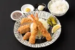【ご飯またはキャベツ大盛り無料!】肉巻きメンチかつ×肉巻きエビフライ弁当(嬉嬉豚とんかつ『君に、揚げる。』池袋本店)