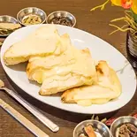 チーズナン/Cheese Nan（インド・ネパールレストラン MALIKA マリカ）