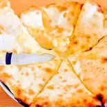 チーズナン/Cheese Nan（FORK ＆ FIRE DININGBAR）