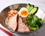 たっぷりパクチーのせ盛岡冷麺 Morioka Cold Noodles with Coriander（東京冷麺スタンド 国分町2丁目店）
