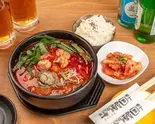 ネジャンタン(ご飯、おかず3品付き)(新大久保韓国横丁 マポ豚足)