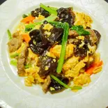 卵とキクラゲ炒め(木须肉)（東京穆斯林飯店 ムスリム飯店）
