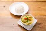 แกงเขียว 鶏肉と茄子のグリーンカレー Green Curry With Chicken ＆ Eggplant（バンコク ピーナッツ食堂）
