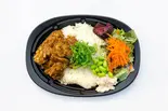 牛すじ煮込み丼（赤ねこ）