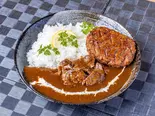 チャンピオン黒毛和牛の牛すじビーフシチューハンバーグトッピング(サラダ・ライス付き)（薬院成田屋のカレー＆ビーフシチュー）