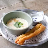 台湾朝食!食べる豆乳スープ揚げパン付き「鹹豆漿」Taiwanese Savory Soy Milk with Fried Dough Sticks(curry&spice warung)