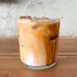 キャラメルラテ(HOT/ICE)（Cafe Sadiiq）