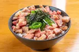 炙りレアチャーシュー丼（麺やaube〜おーぶ〜）