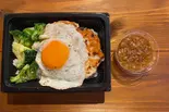 オシャレなマッチョ歓喜！筋肉喜ぶ胸バーグロコモコ丼（対馬家）