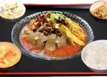 ホルモンと鴨血四川風煮込み（美味しい屋 甘味処 The sweet）