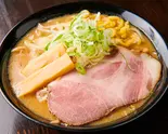 冷やし濃厚味噌ラーメン(味噌ラーメン 茜ノ舞/濃厚担々麺 葵)