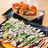 ねぎいか焼きとキムチたこ焼きのセット【キムチ・マヨ】（大阪名物 揚げたこ焼きイカ焼き専門店 粉もん屋）