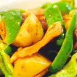 豚肉とジャガイモとピーマンの炒め/Stir fry pork with potato(中華料理 龍門)
