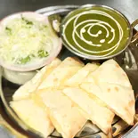 『女性に大人気』ほうれん草チキンカレーとチーズナンセット！！ Horensho Chicken Curry And Cheese Nan Set（『新規オープン！！』足立区大人気インドカレー店）
