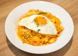 エビとフライドエッグのナポリタン（PASTA HOUSE Eni 五反田店）