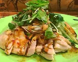 薬味8種のせ海南チキン2枚入ライスなし(蒸し＆焼き)hainanese chicken steamed＆roasted style（マレーシア屋台料理 ちりばり 五反田本店）