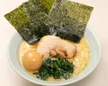 【生麺】味玉ラーメン(薬味ネギ、ほうれん草、のり3枚、チャーシュー1枚、味玉1個)（横浜家系ラーメン極上家 弘明寺店）