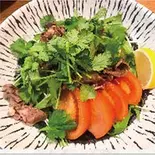 ラムのパクチーサラダ（ジンギスカン 狐白）
