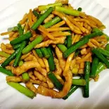 にんにくの芽と豚肉の炒め（中国飯店 福龍門）