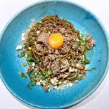 まぜそば卵付き（東京ギョーザスタンドウーロン立川店）