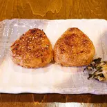 焼きオニギリ2個セット Grilled Rice Balls x2 Set（博多とりかわ大臣 駅南串房）