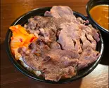 【焼肉屋の本気】牛タンの旨みが雪崩れる！超重量級スパイスカレー（焼肉 ゆめや）