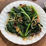 ほうれん草とニンニクのスパイス炒め(Spinach and Garlic Spices)（ラーメンショップ 潮見店）