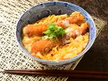 エビフライ卵とじ丼(カツ丼屋 八方)