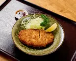 おかず単品:ボリューム満点！厚切りロースかつ（パーラー躙口）