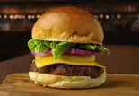 国産牛プレミアムチーズバーガー(Kurodo's Burger)