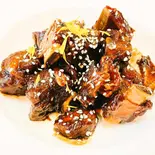 豚肉のスペアリブの甘酢あんかけ（串門‐創作中国料理）