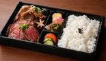 黒毛和牛すき焼き＆ローストビーフ相盛重（和牛すき焼きしゃぶしゃぶSakura）