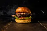 BLTバーガー(ポテト付き)（HangOut HangOver 西武新宿BrickSt.店(ハングアウトハングオーバー)）