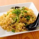 じゃこと青菜の焼き飯(楽が気 新橋本店)