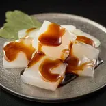 豚亭のわらびもち～黒蜜～ Tontei Warabi Mochi Kuromitsu（〈ごはん特盛まで無料〉豚亭 弘明寺店）