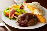 ハンバーグ＆エビフライプレート（バーガーズカフェグリル フクヨシ 墨田）