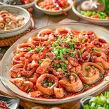 ピリ香辣肥腸(麻辣中華豚ホルモン) pork intestine(ChuuChuuフルーツ盛り盛りアサイーボウル Fruit-packed Acai Bowl 駒込店)