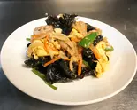 豚肉ときくらげ玉子炒め（つけ麺 三国）