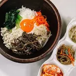 ビビンバ丼(韓国惣菜3品付,ご飯大盛り無料)（韓国家庭料理ジャンモ 聖蹟桜ヶ丘店）