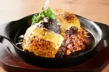 ダブルチーズ和牛ハンバーグオム（肉オムライス専門店 肉とたまご日本橋店）