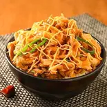 【満足】お箸が止まらない激旨！チーズヤンニョム豚丼+濃厚！ちょいカレー付き(お肉400g)（激盛り豚丼 メガトン 江古田店）