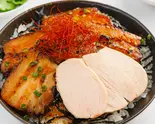鶏むね肉と自家製ダレの炙り豚丼 (Chicken Breast) Grilled Pork Rice Bowl（炙り豚丼香ばし屋 名楽町店）