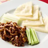 豚肉甘味噌炒め クレープ添え（China Dining あRaま 神楽坂）